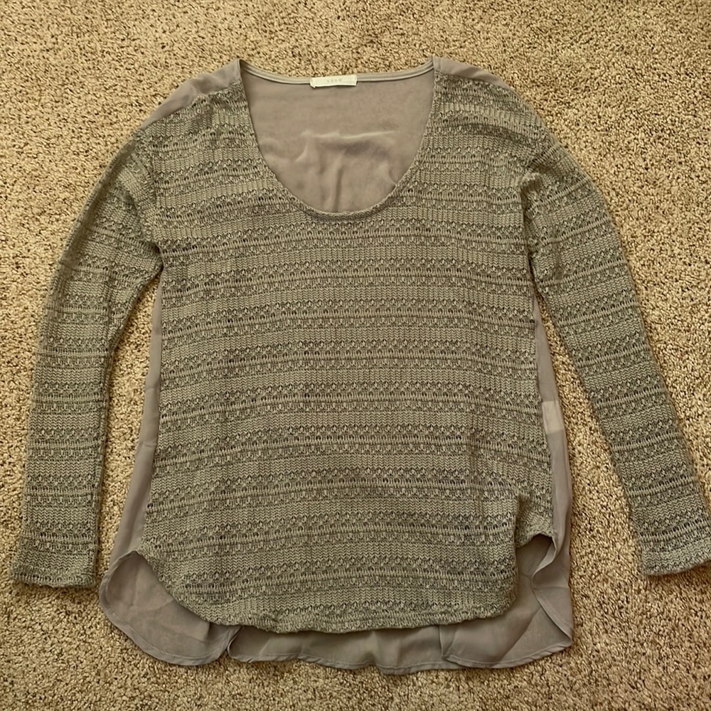 Beige/grey knit blouse